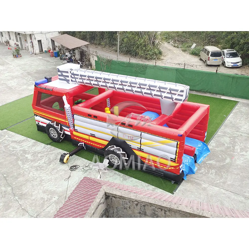 Высокое коммерческое качество гигантская пожарная машина надувные препятствия дешевые открытый надувной замок прыжки дом для детей и взрослых.