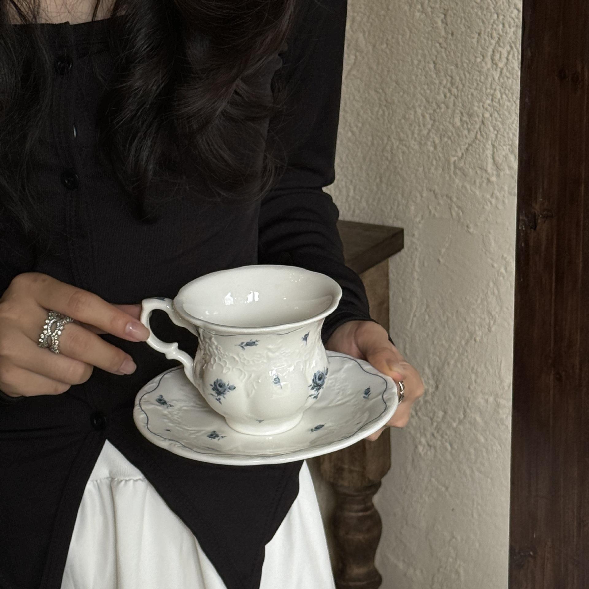 ถ้วยกุหลาบสีน้ำเงินและจานรอง250มล