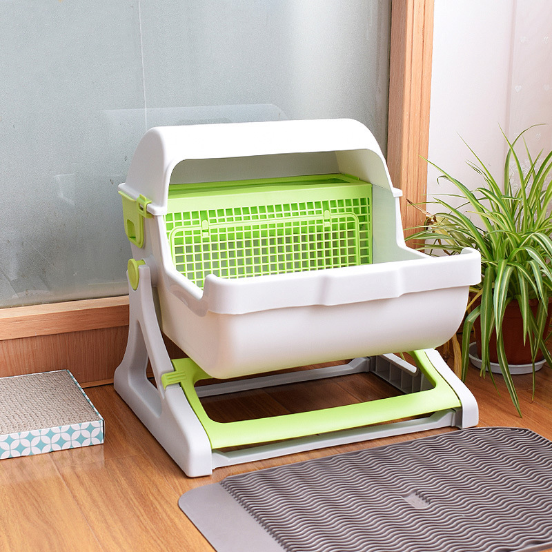Flip-top filter litter box, white and green