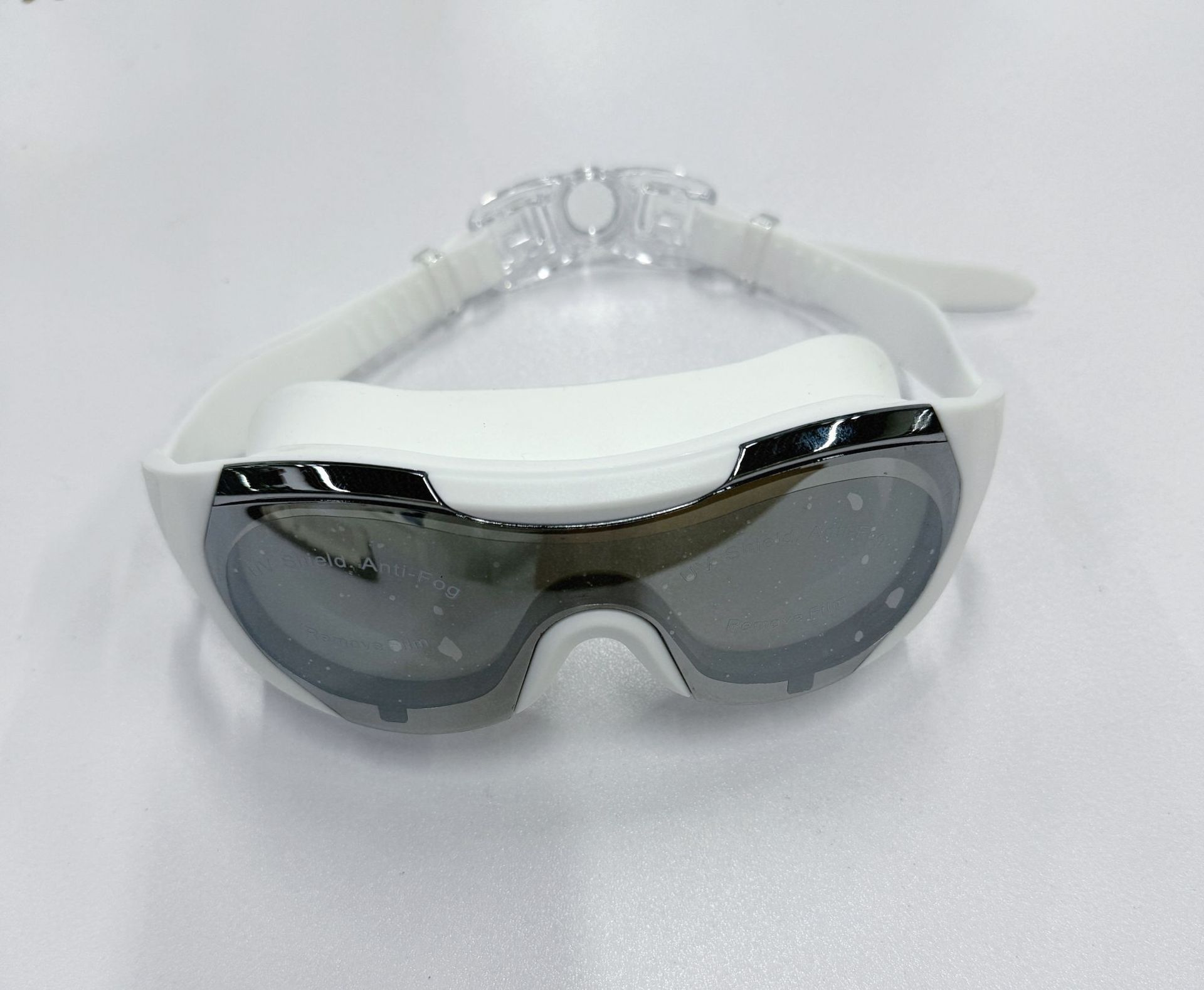 White silver plated-in box