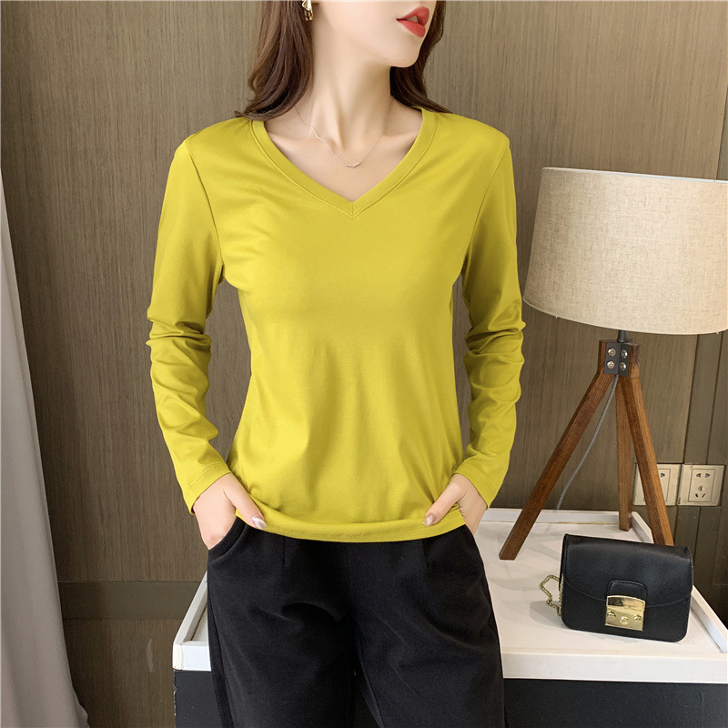 Cuello en V color jengibre