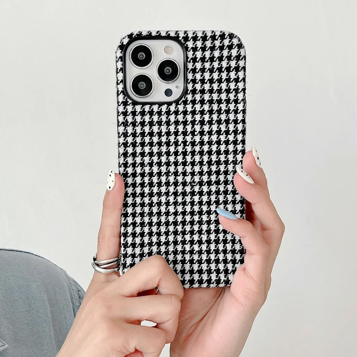 Funda para teléfono móvil con botones de metal, funda de tela negra para iPhone