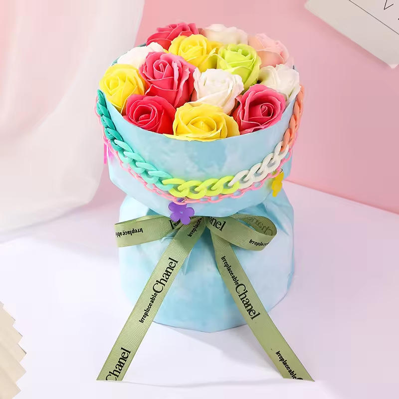 ช่อดอกไม้สีสันสดใสสีฟ้าอ่อน