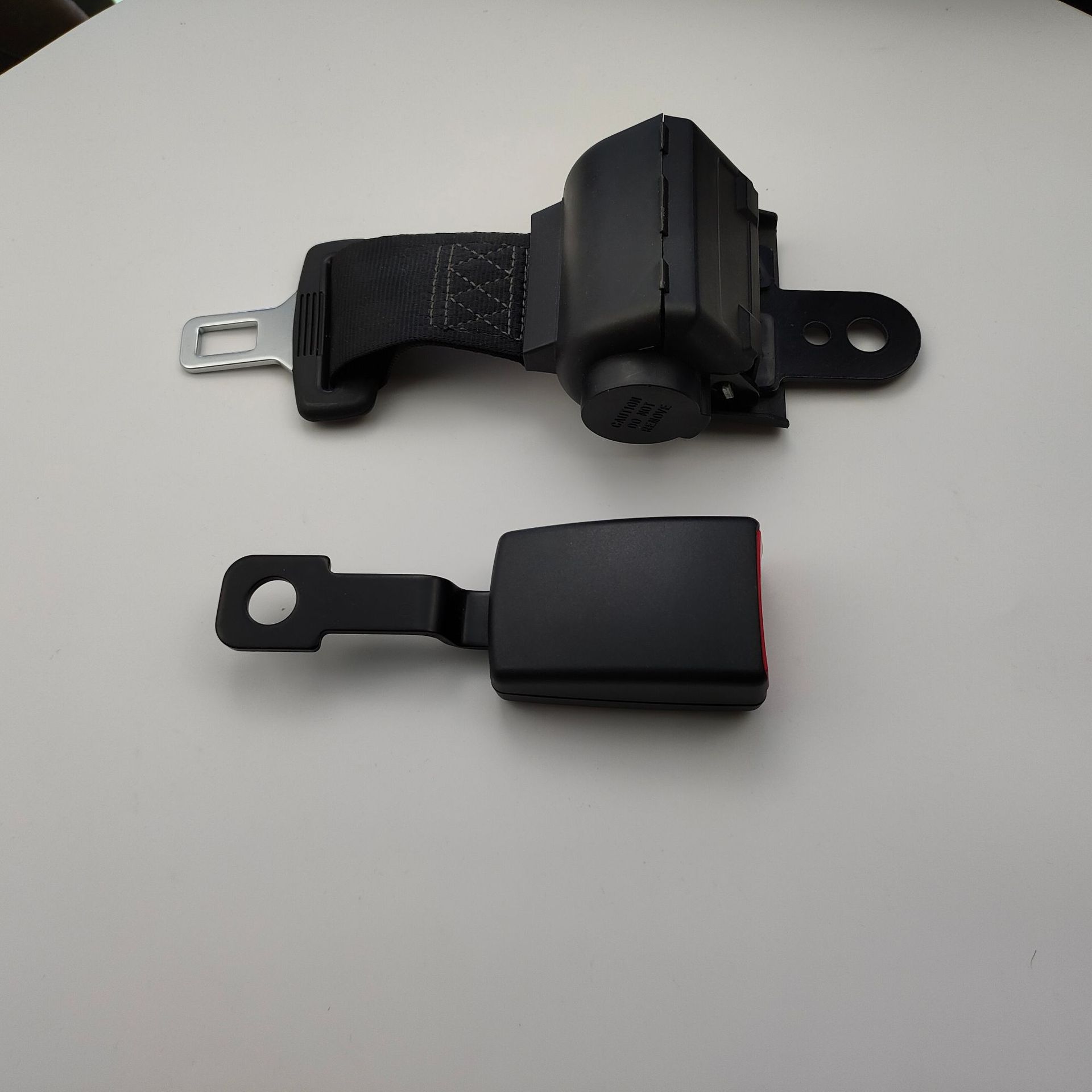 Retractor semicerrado D7 con cobertura total y base flexible