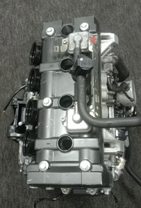 Honda motosiklet motor bakım ve değiştirme için 4 silindirli 600cc f12'yi kullandı