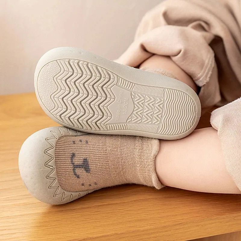 Meninos Infantis Cute Cartoon Shoes Borracha Macia Sole Floor Sneaker Bebe Booties Criança Meninas Primeiro Walker Baby Socks Shoes