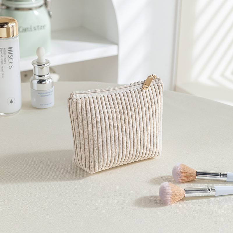 W2502 - Bolso Triangular a Rayas Caqui