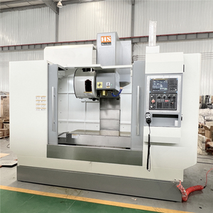 ศูนย์กัดเครื่องจักร CNC VMC1370พร้อมระบบควบคุม Fanuc สายพานลำเลียงชนิดโซ่