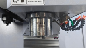 Hardford China Fabricación Mecanizado CNC Centro de mecanizado vertical de 4 ejes de alta precisión Fresadora CNC VMC855 para metal - Product Image 3