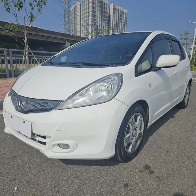 سيارات يابانية جديدة مستعملة عالية الجودة Honda Fit 1.3L سيارات مدمجة أوتوماتيكية مستعملة للبيع