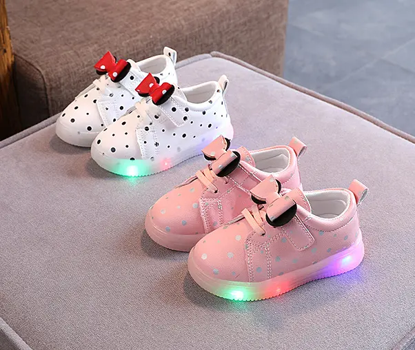 Zapatos informales con estampado de lunares para niñas, zapatos ligeros con lazo de dibujos animados, de moda, con luz LED