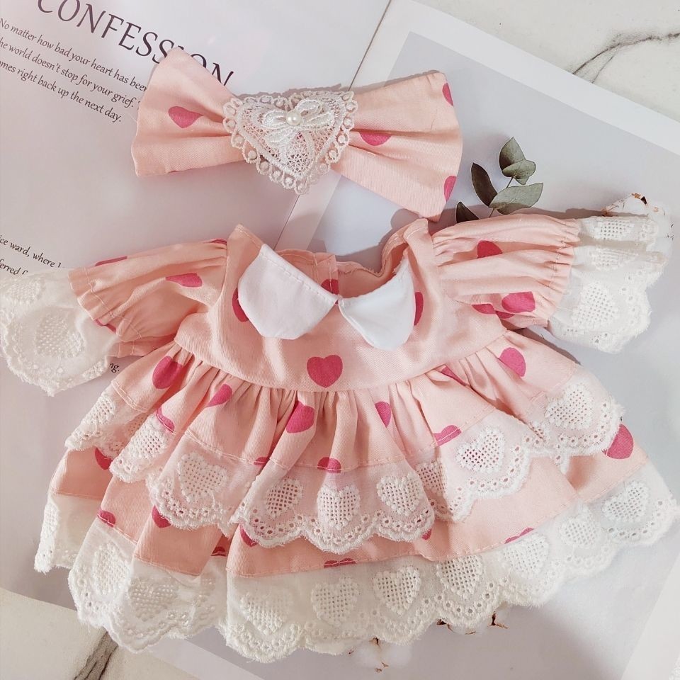 Jupe rose à motifs de coeurs