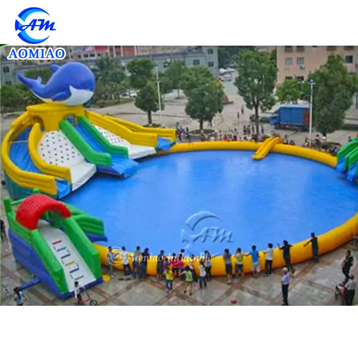 Piscina inflável gigante do parque das crianças