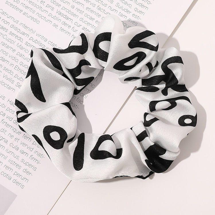 lettere in raso bianco