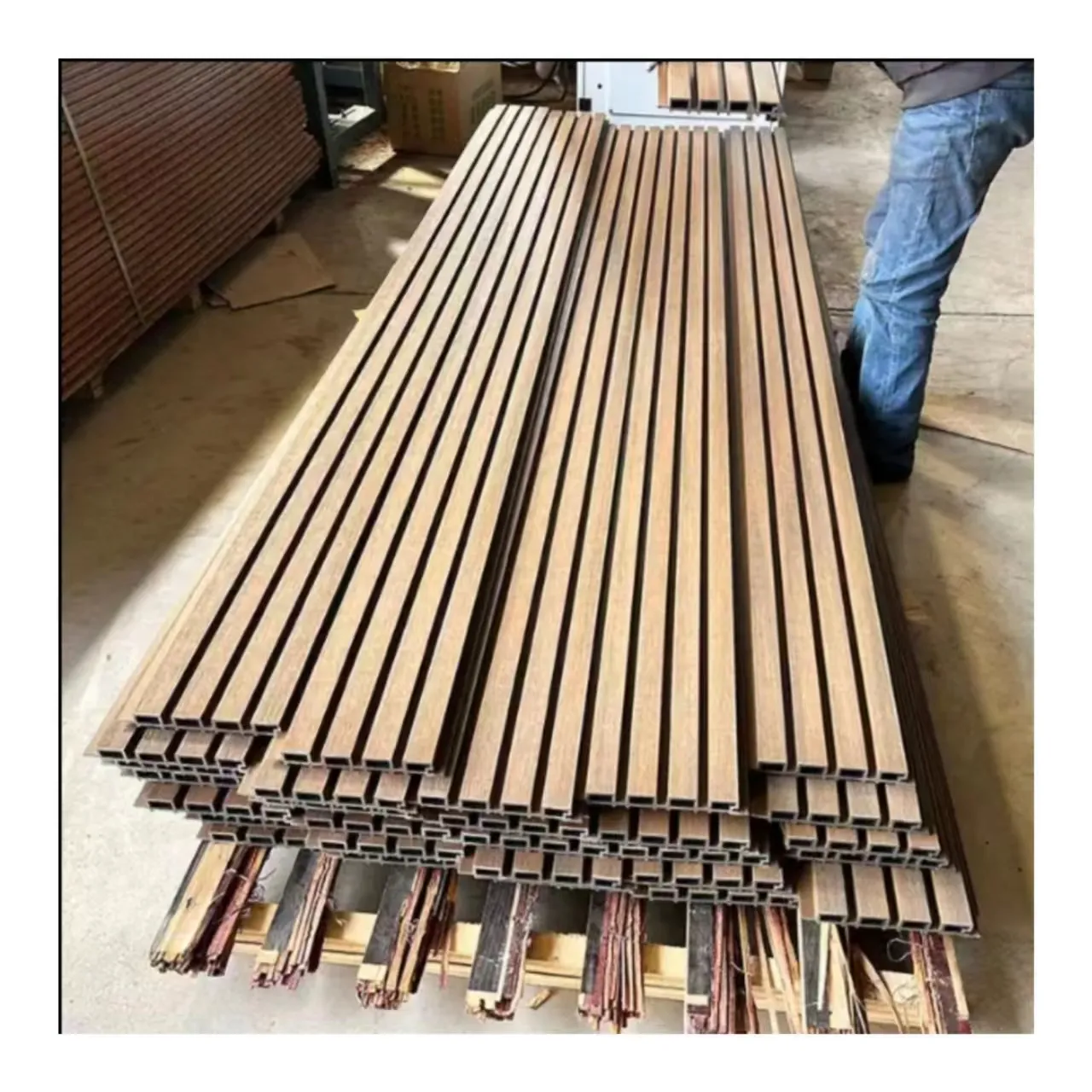 Venta al por mayor de alta calidad WPC revestimiento de pared impermeable de madera plástico compuesto paneles de pared tableros para la decoración del hogar