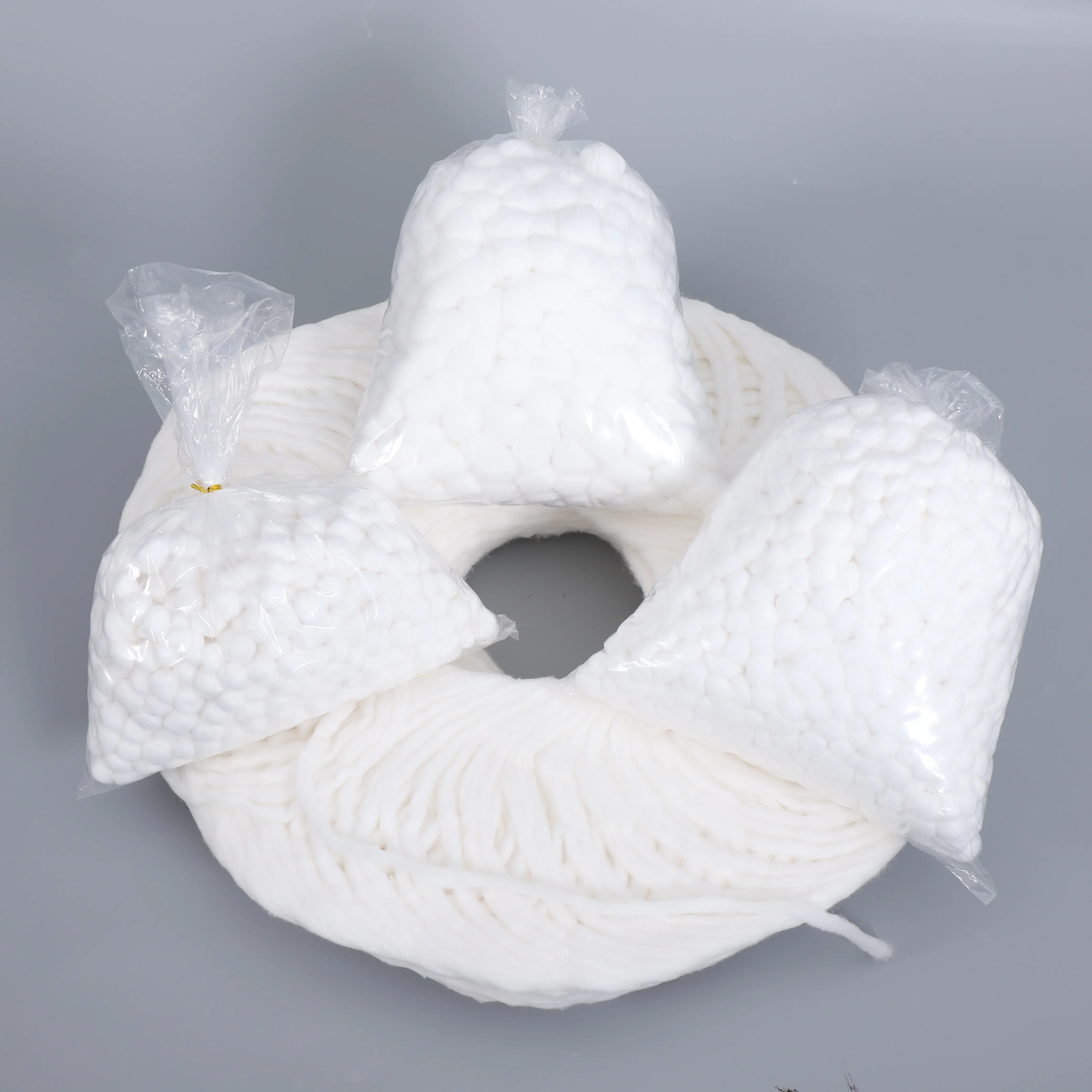 Astilla de algodón absorbente de alta calidad para aplicador de bolas de algodón médico