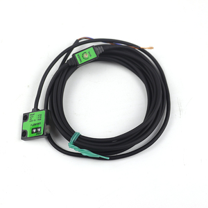 Sensor fotoeléctrico UM-R5TV que detecta la distancia de 2-50mm, Colector de reflexión difusa tipo NPN, salida de circuito abierto IP64 - Product Image 1