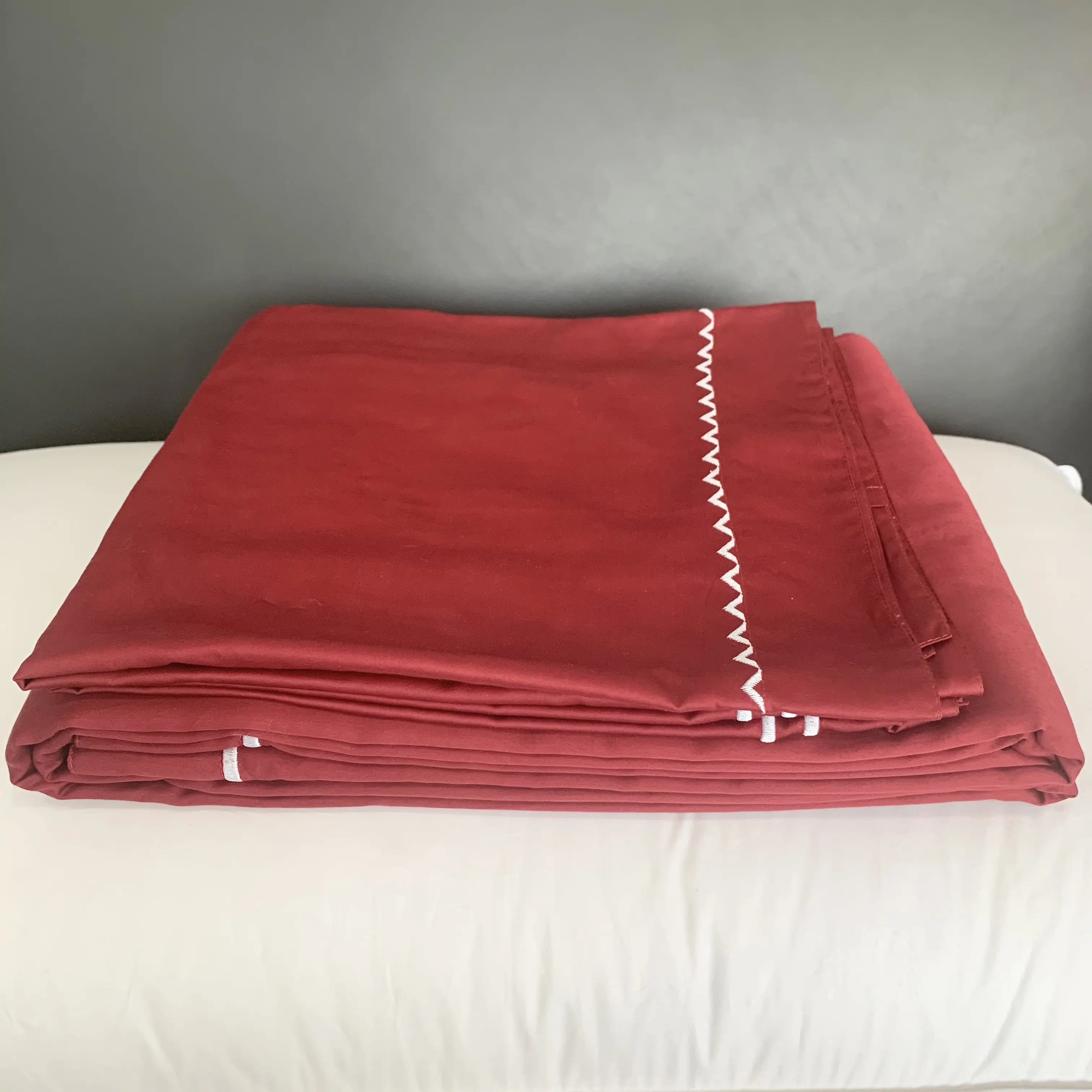 MOQ 300 pezzi 100% cotone lenzuolo tessuto Hotel lusso organico doppio Set di biancheria da letto in quattro pezzi copripiumino e federa