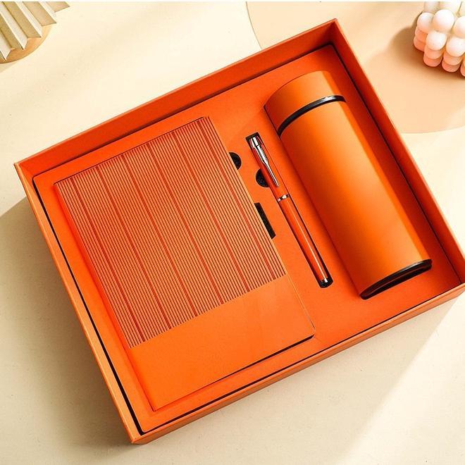 Ensemble de tasses thermos orange