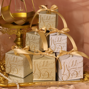 Benutzer definierte Logo quadratische Form Pralinen schachtel mit Band Hochzeits bevorzugungen für Gäste Gold Hochzeit Süßigkeiten schachtel