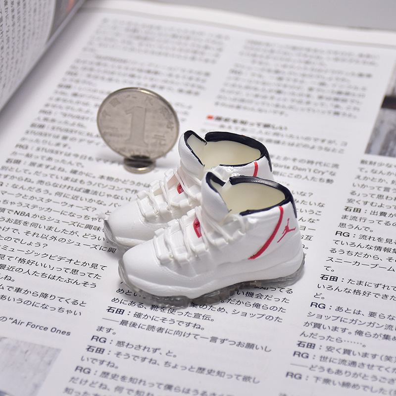 11 paia di scarpe Bugs Bunny nude