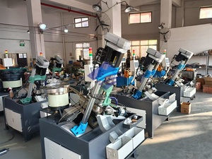 Máquina de roscar automática con sistema de carga de cuenco alimentador vibratorio - Product Image 2