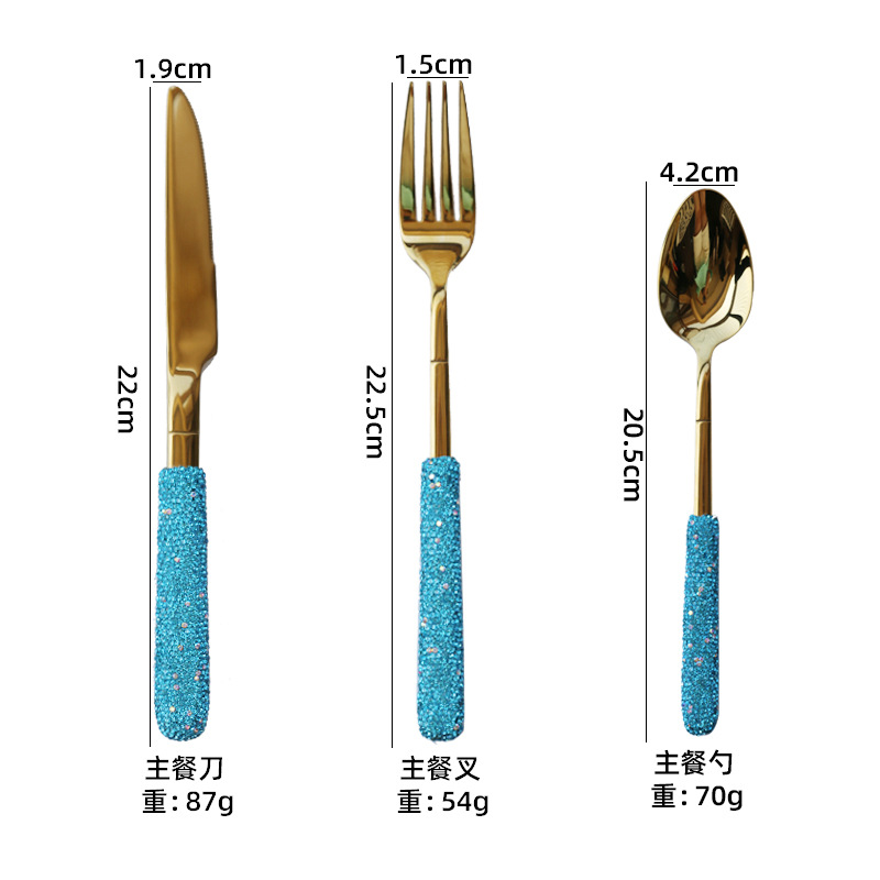 Ensemble trois pièces plat principal