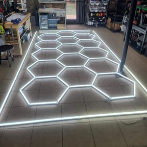 Kunden spezifische LED Sechseck Licht DIY Auto Detail lierung Wabe Auto waschanlage Detail lierung Sechseck LED Arbeits licht Garage Beleuchtung