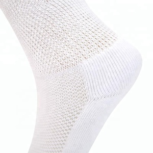 ถุงเท้าผ้าฝ้ายสีดำล้วนสำหรับผู้ชายถุงเท้าลูกวัวแบบกว้าง - Product Image 3