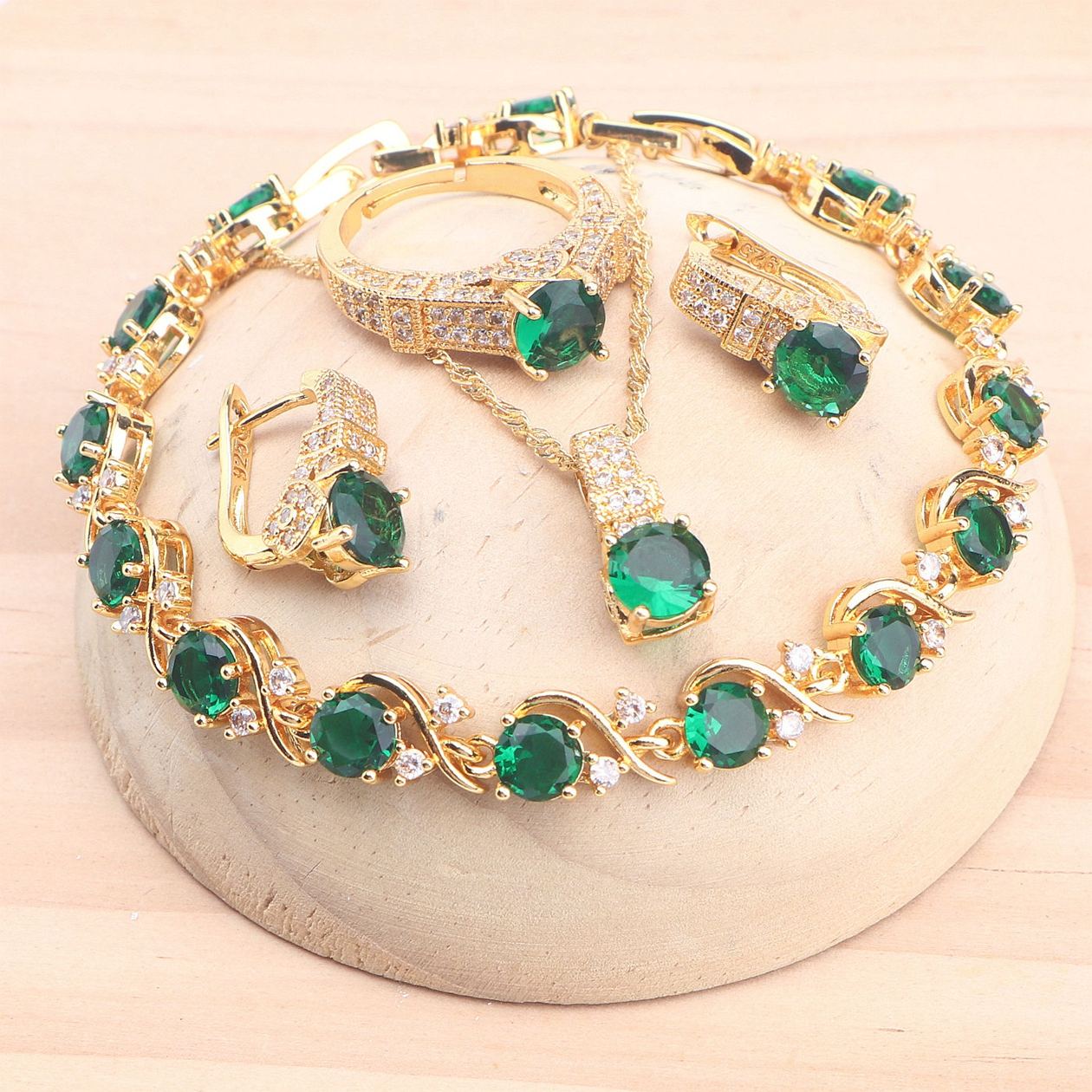 สีเขียว