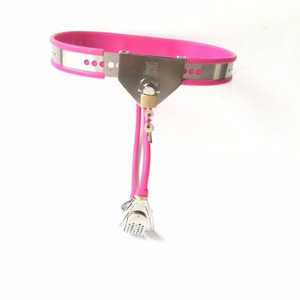 新款女性<span class=keywords><strong>BDSM</strong></span>束缚奴隶贞操笼皮革贞操带不锈钢鞭子工具SM游戏