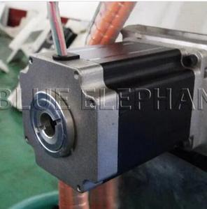 Enrutador CNC de 4 ejes modelo 1821 de gran oferta con cabezales de husillo múltiple y cabezales giratorios múltiples - Product Image 5