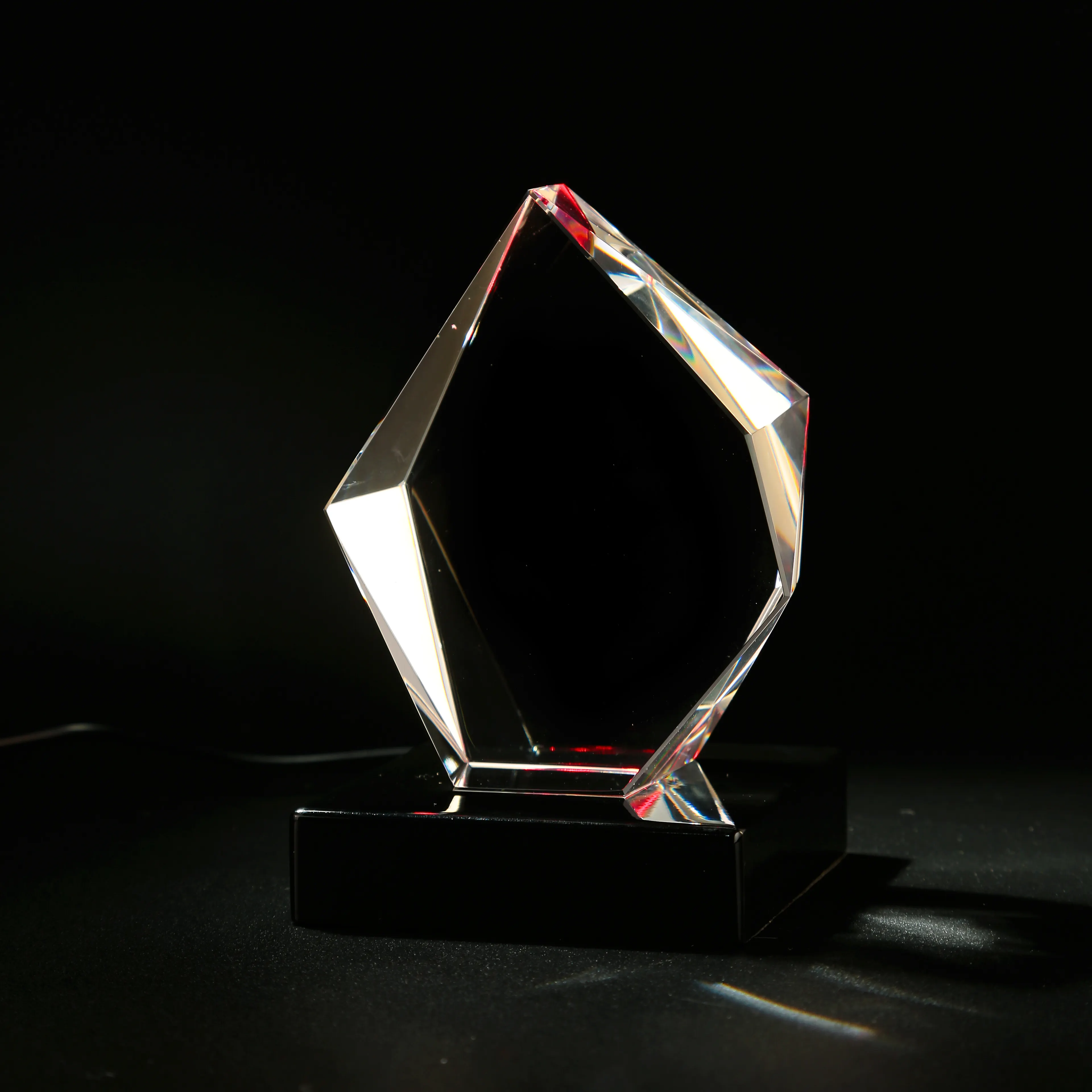 Regalo de negocios Logotipo personalizado Venta al por mayor Premios de vidrio Trofeos Cubo de cristal Grabado láser 3D