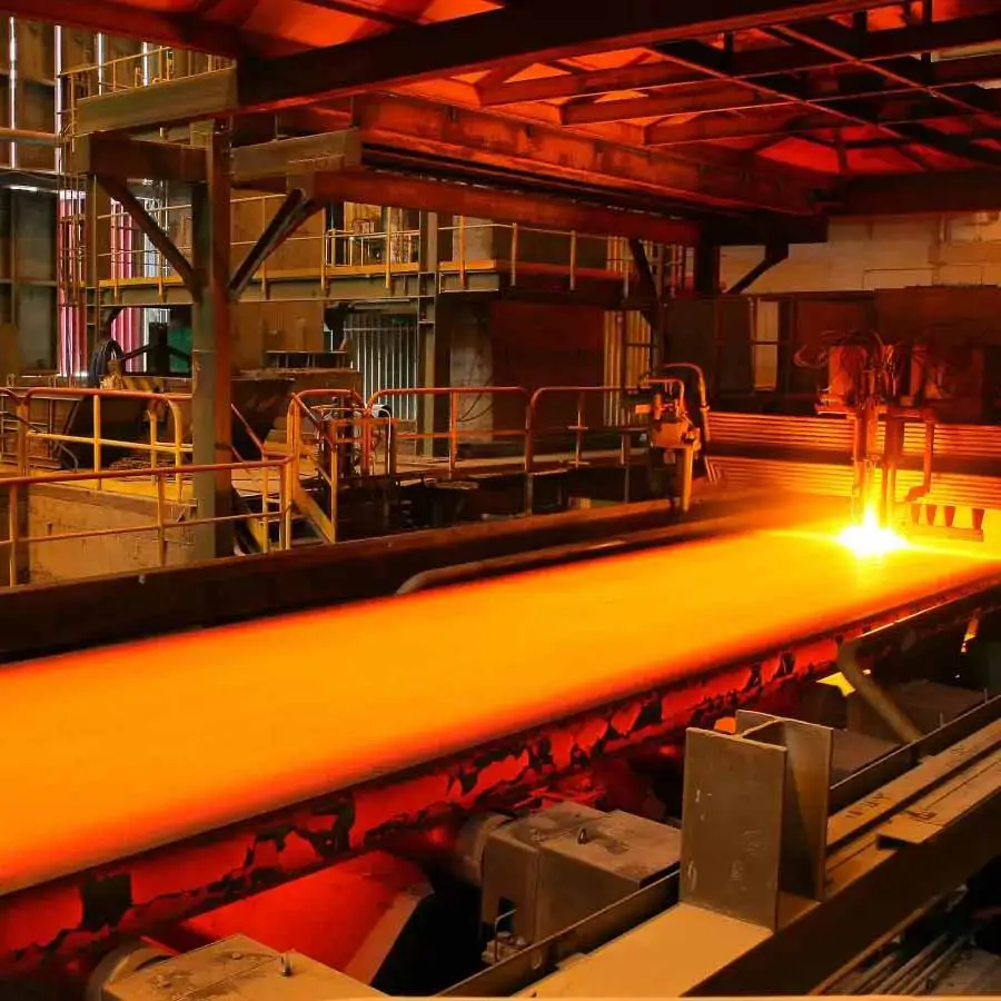 圧延工場で使用される変形鉄筋、平鋼、チャネル鋼を製造するための熱間圧延機