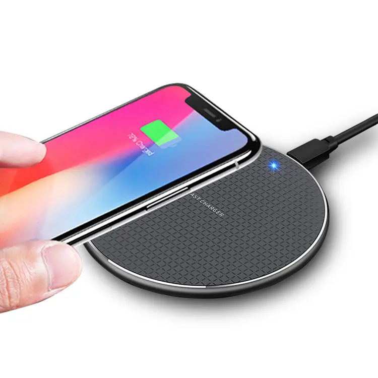 Ultra ince cep telefonu 10W Qi kablosuz şarj evrensel hızlı kablosuz şarj pedi iPhone/Samsung