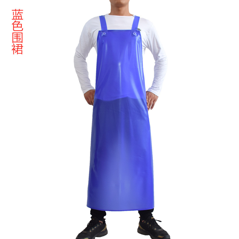 Delantal azul con hombreras.