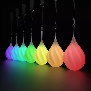 ลูกบอลเล่นปาหี่ LED พร้อมเอฟเฟกต์แสงสีรุ้งปลอดภัยและอ่อนนุ่มสำหรับทุกระดับทักษะของเล่นไฟกระพริบสูงสีรุ้งอ่อนจาง - Product Image 1