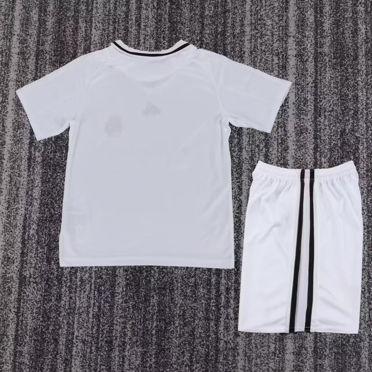 08/09 Real Madrid home white2