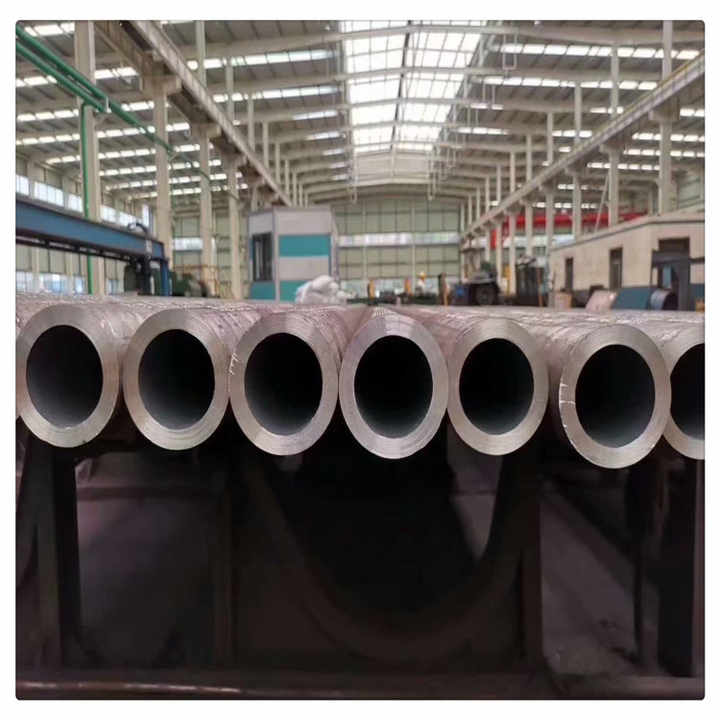 Su misura Q345b/q195/q235/q215 Dn100 tubo in acciaio al carbonio trafilati a freddo produttore di tubi in acciaio al carbonio