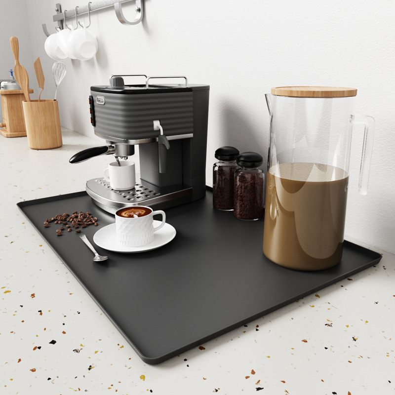 Tapis de plateau noir