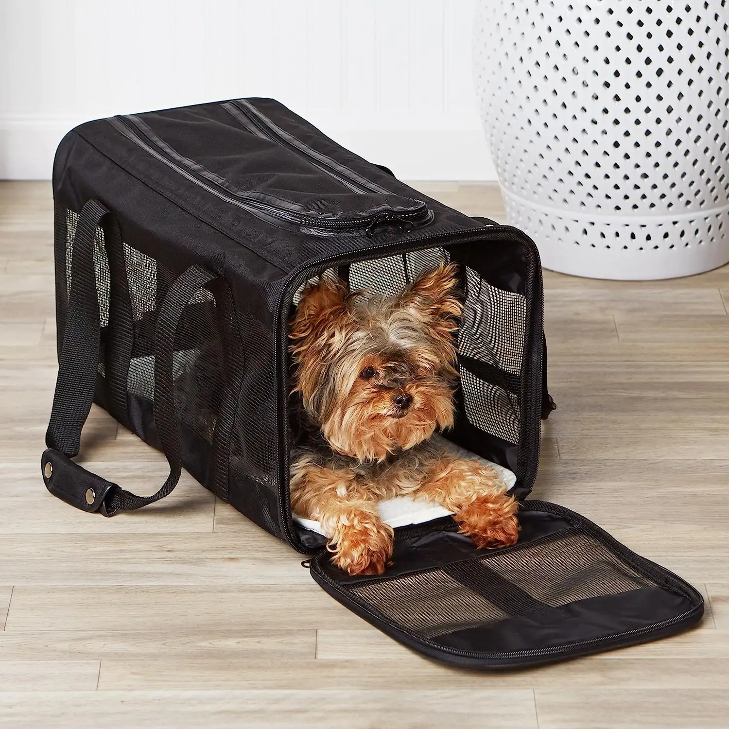 2024 yüksek kalite taşınabilir kedi evcil hayvan taşıyıcı çanta siyah seyahat çantası hayvan baskı özel Logo yumuşak elyaf küçük XL sıcak satış fermuar