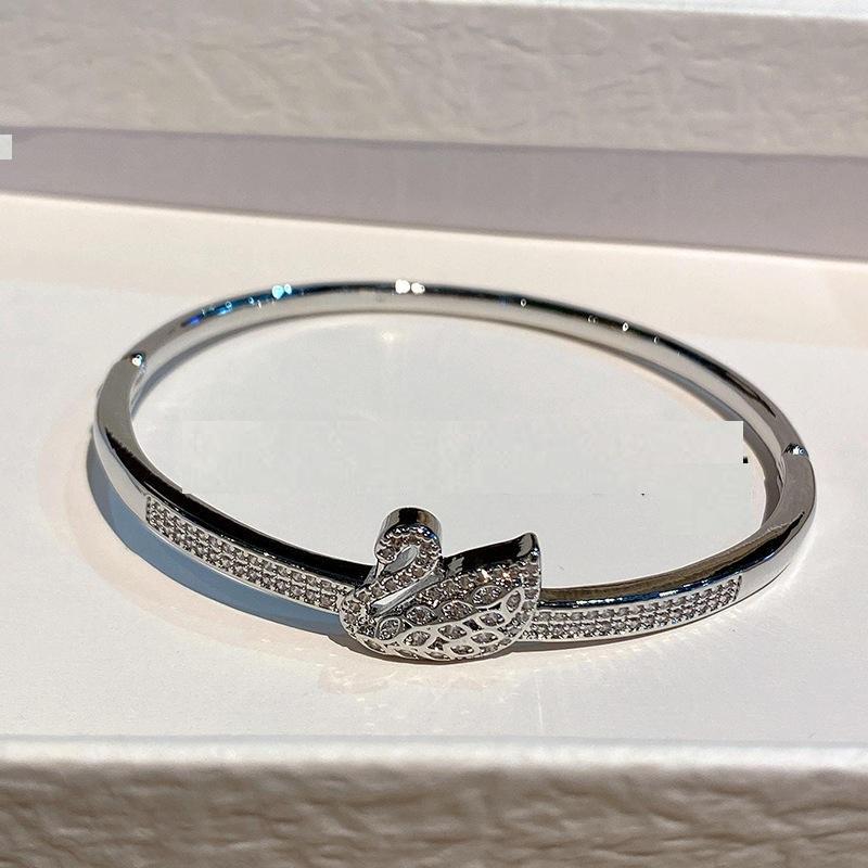 สร้อยข้อมือทองแดงชุบทองคำขาว