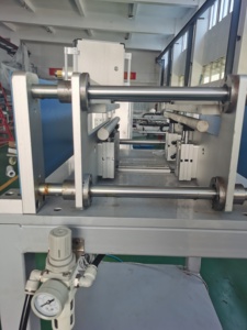 Kowey 2023 Servo Máquina automática para hacer cucharas de plástico Robot cartesiano para productos de pared delgada - Product Image 5