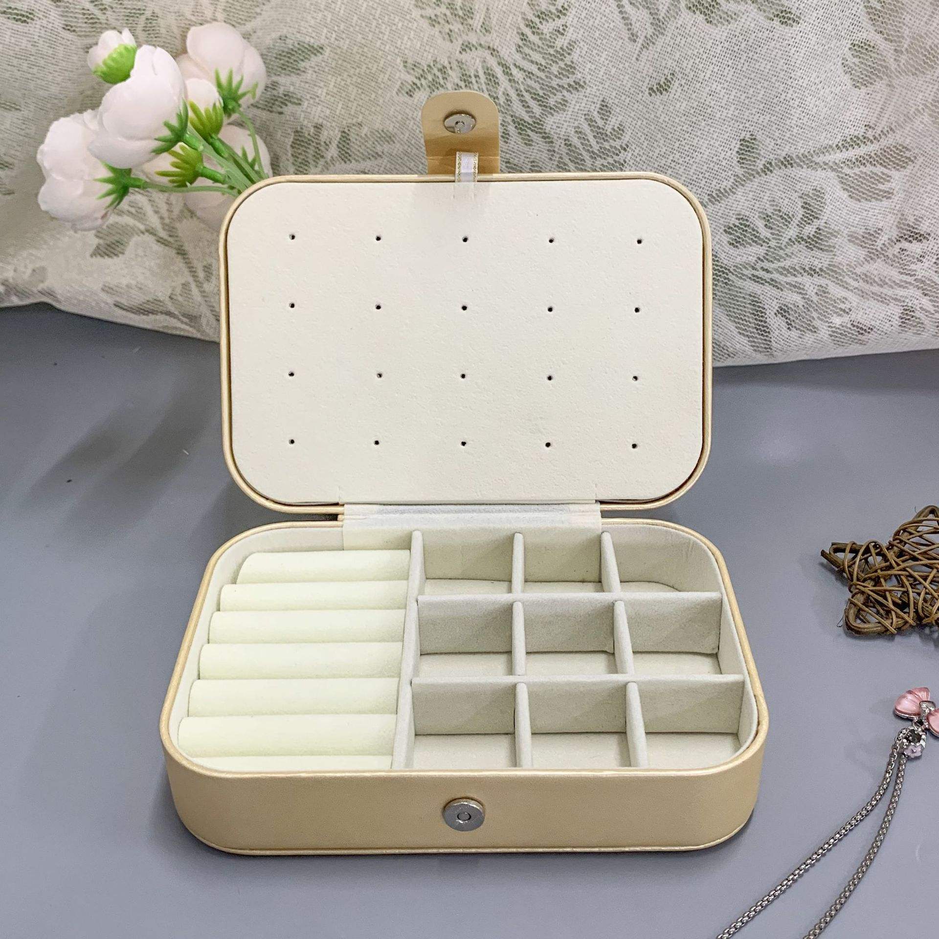 Streamer gold; 16 * 11 * 5cm