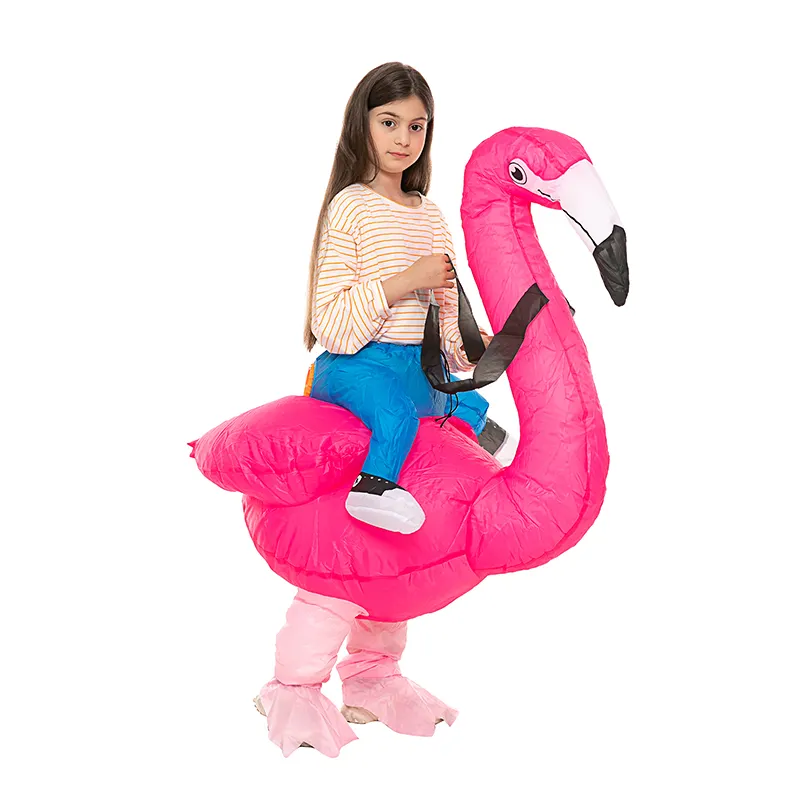 Cadılar bayramı kostüm giyim şişme kostüm üzerinde bir Flamingo binmek