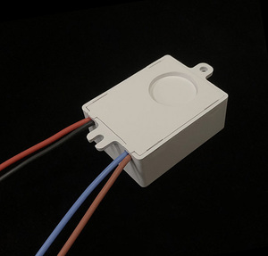 Venta al por mayor 5,8 GHz Lux Sensor Distancia Tiempo Retardo Ajustable Auto Encendido Apagado Microondas Sensor de Movimiento Humano Interruptor de Luz