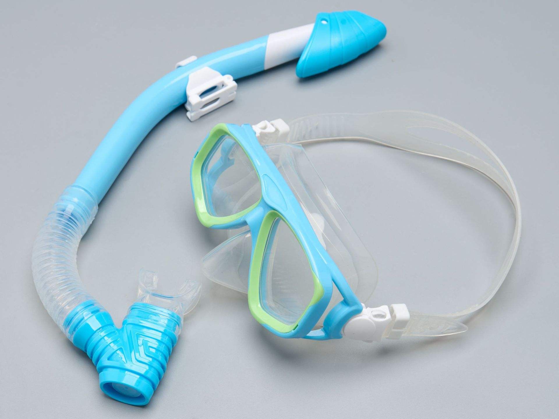 สีฟ้าสีเขียว