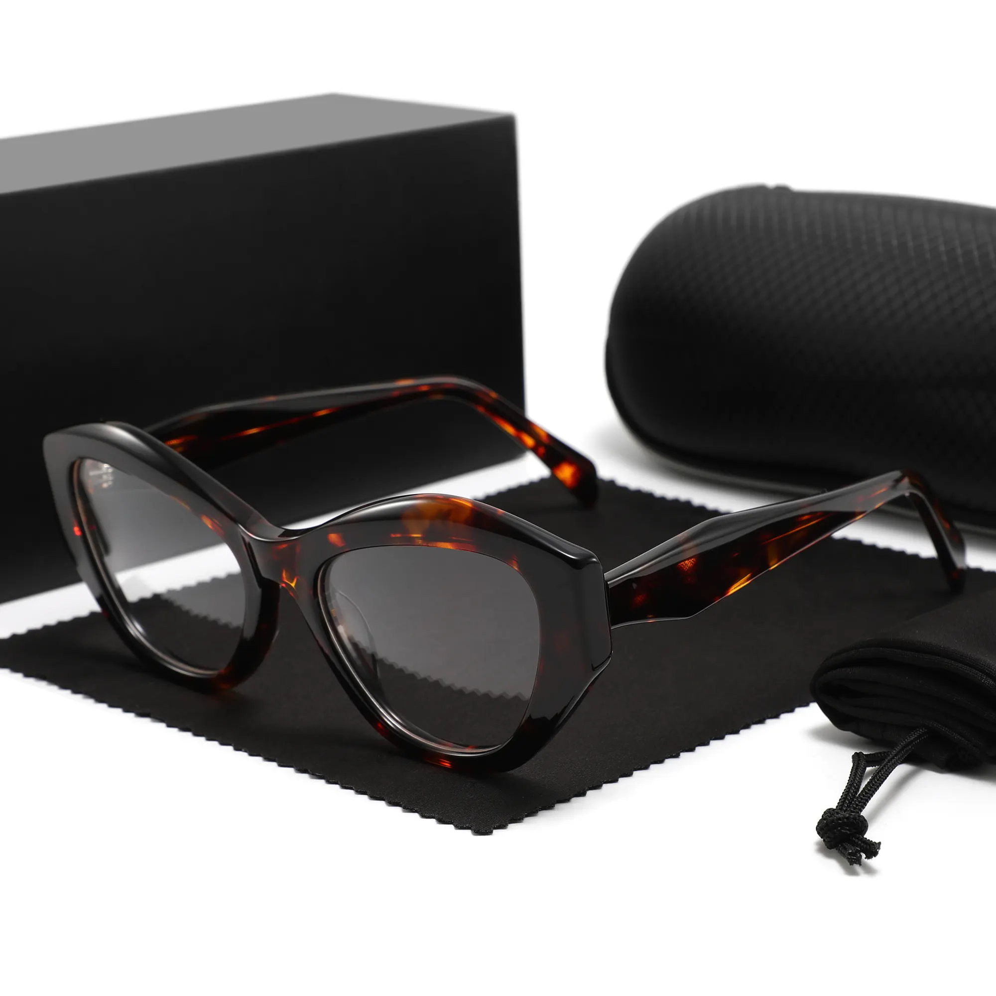 2024 moda nuovi occhiali alla moda montature di marca occhiali ottici Logo personalizzato design montatura ottica