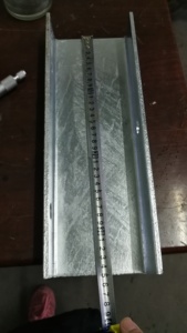 Çelik korkuluk U sonrası sıcak daldırma galvanizli U kanal çelik çit sonrası için otoban korkuluğu çarpma bariyeri C post - Product Image 2