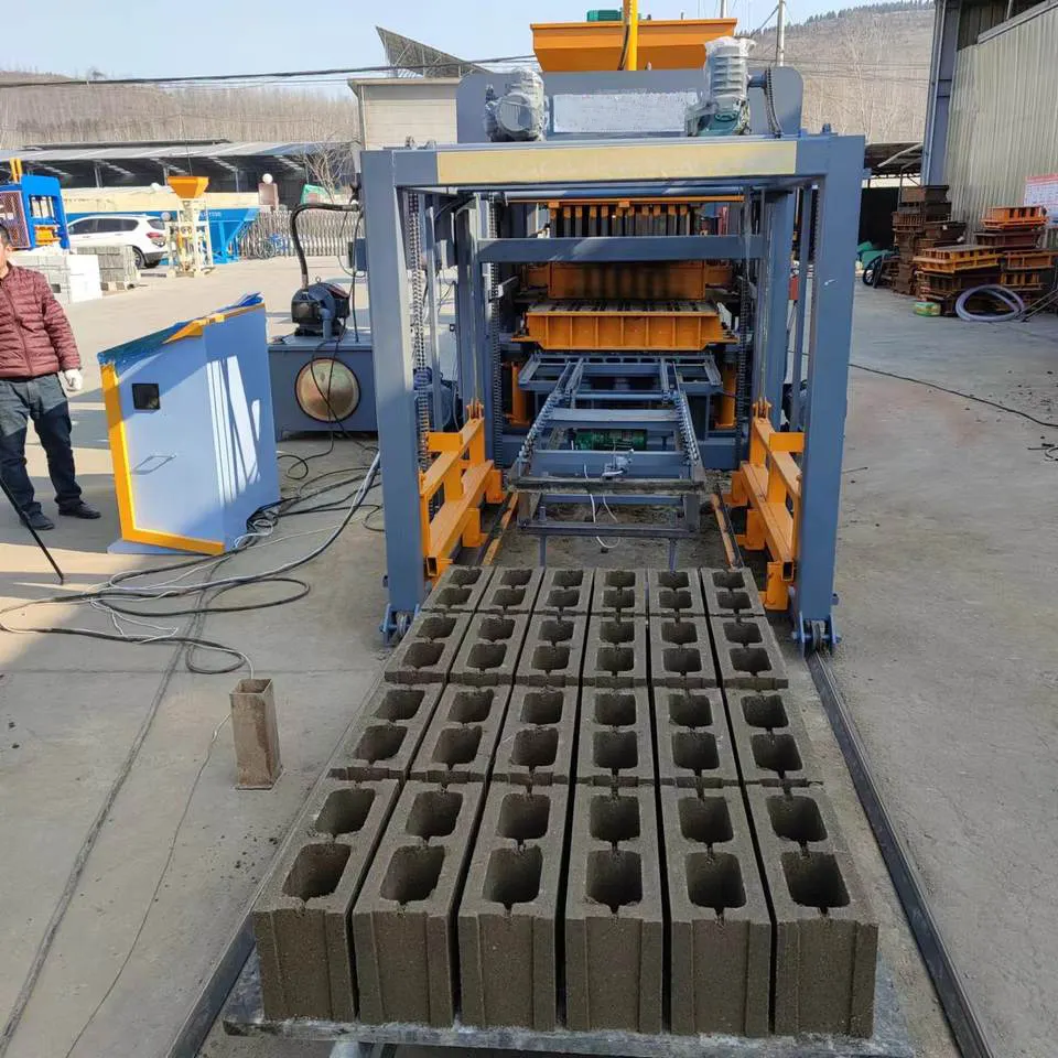 Garden Brick Making Machine for Sale QT4-25 Automatic Hydraulic Cement Street Concrete Hollow Block Making Machine 2-3 Workers